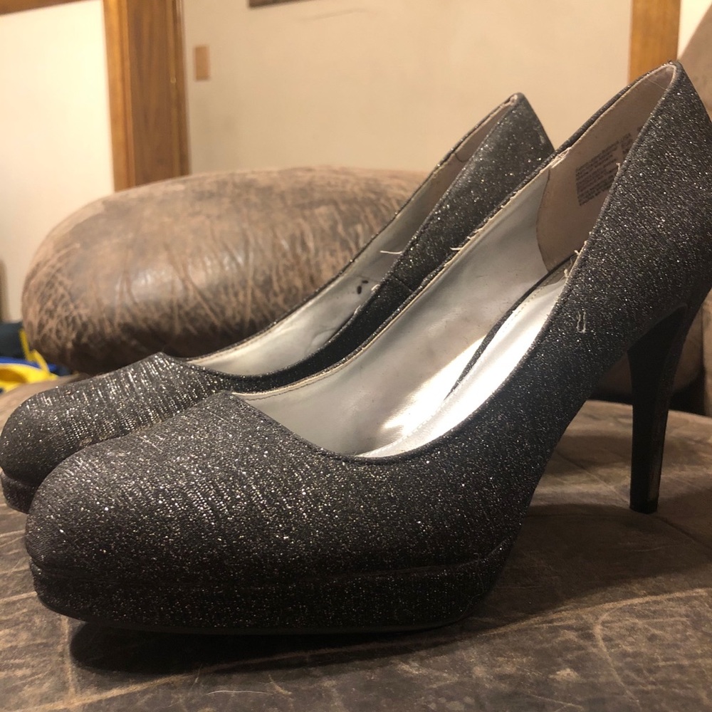 Black sparkled heels
